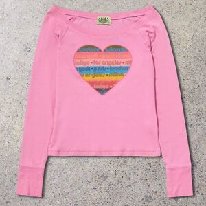 Juicy Couture Y2K Pink Long Sleeve Off Shoulder Tee Shirt Rainbow Heart Cities L